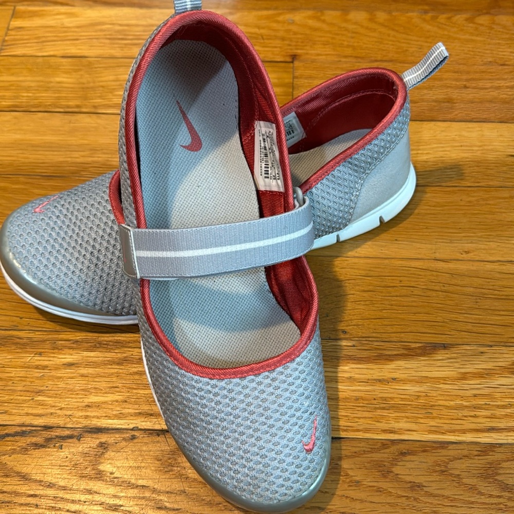 Nike slip on sneakers, size 8